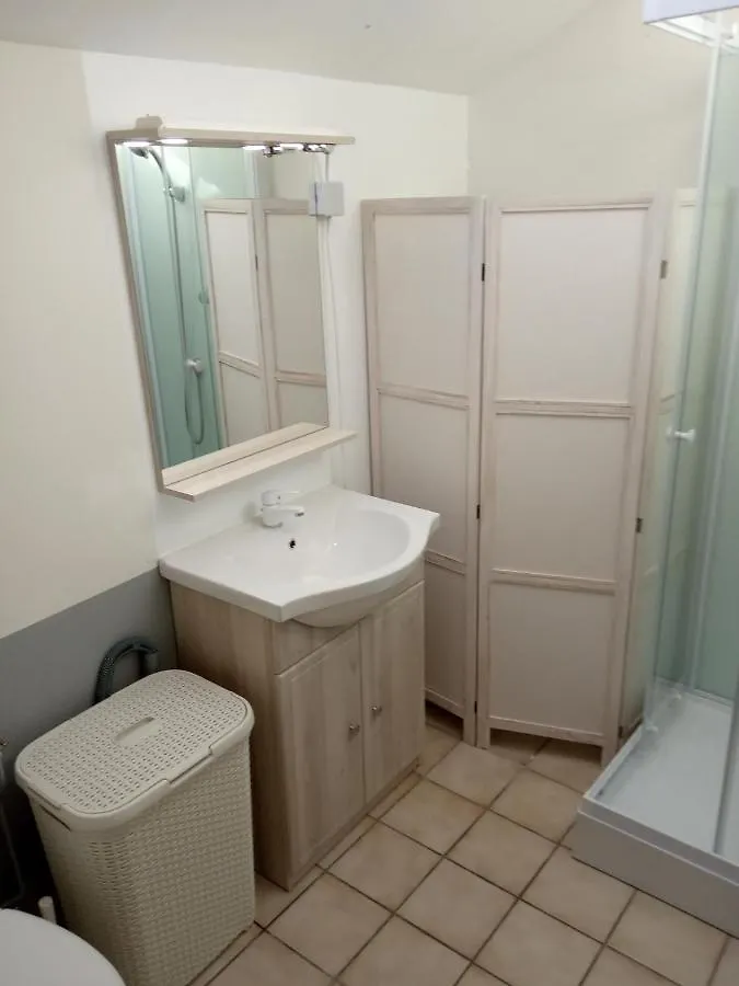 Maisonnette Et Gite Proches De La Mer Plouha 0*,  France